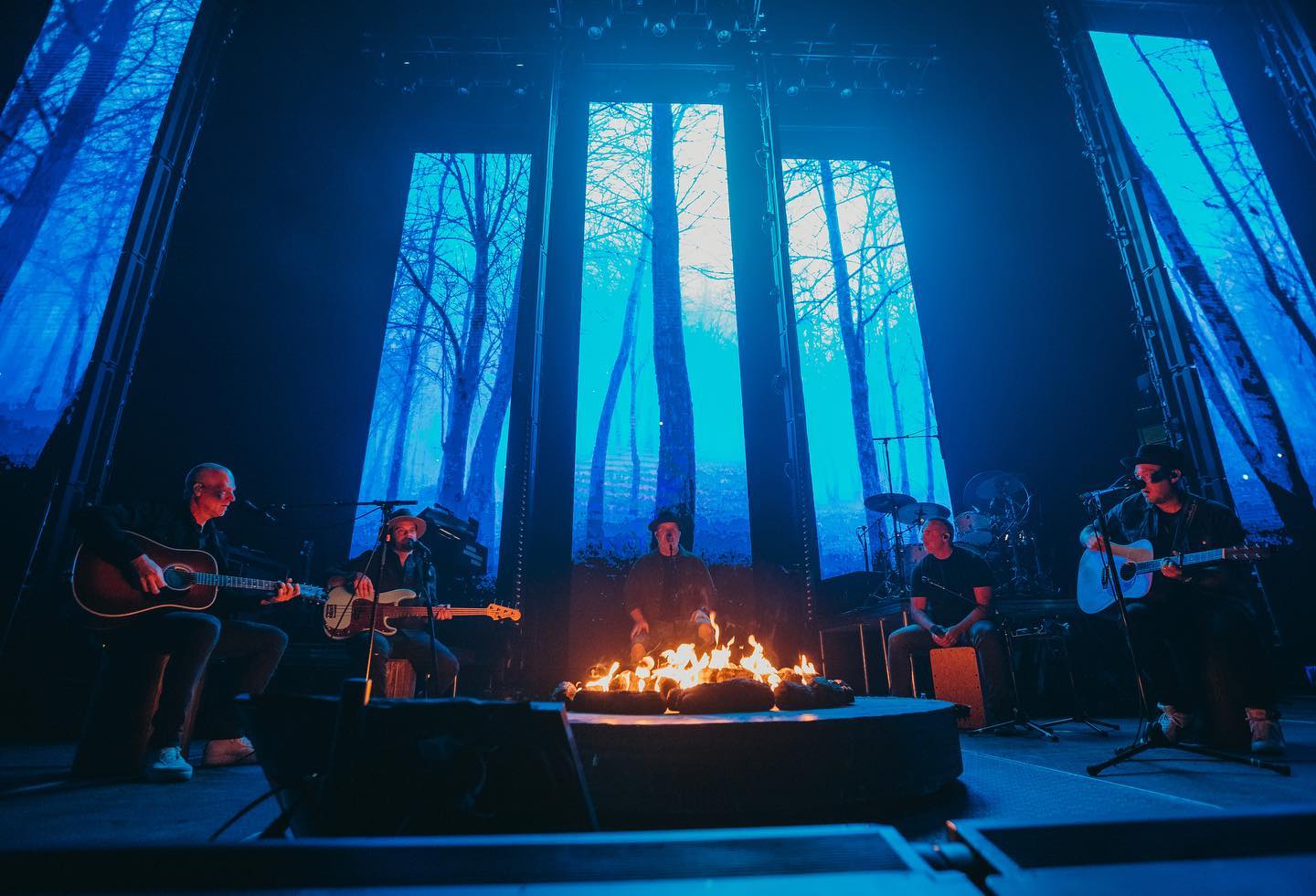 It’s officially cold. 🥶 Like this post if you enjoyed the new campfire set on @themercyme #InhaleExhaleTour 🔥